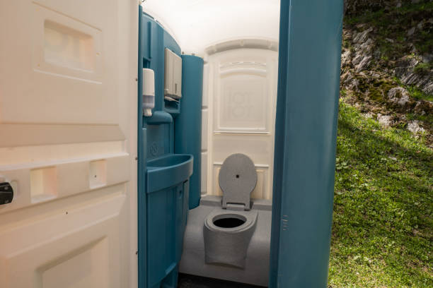 Best Portable toilet rental cost  in Luray, VA
